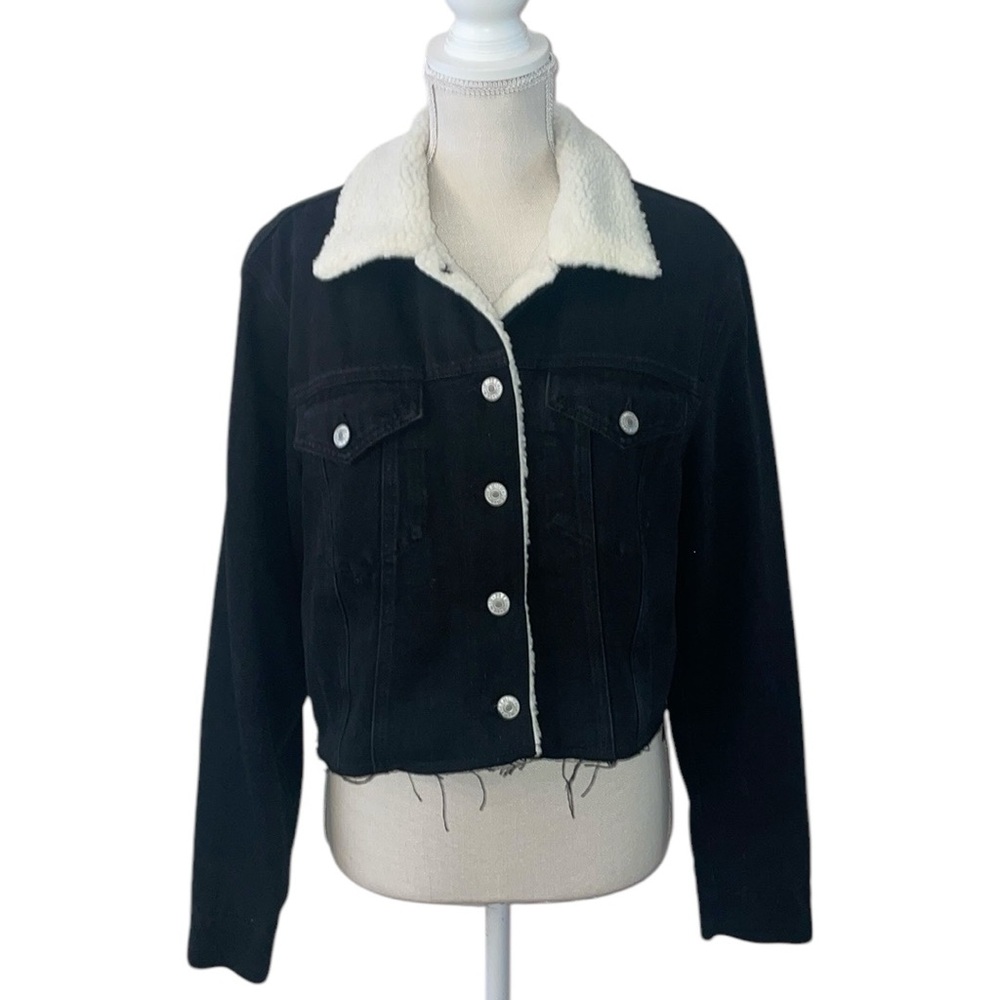 Love Tree Raw Hem Sherpa Lined Black Denim Cropped Button Jacket Size Large NWT‎